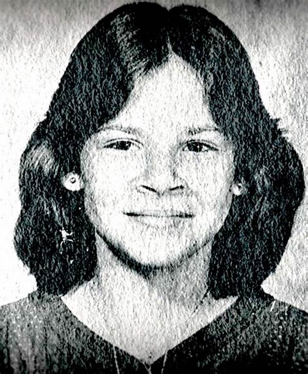 Kimberly Diane Leach - Net Worth, Age, Height, Birthday, Bio, Wiki!