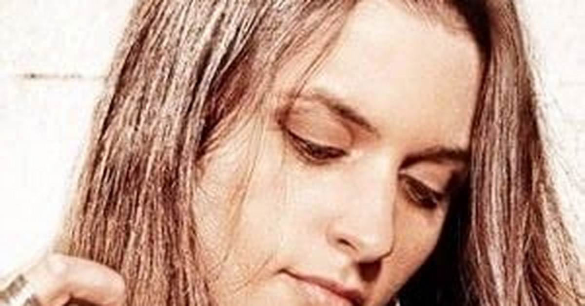 Laura Toggs - Net Worth, Age, Height, Birthday, Bio, Wiki!
