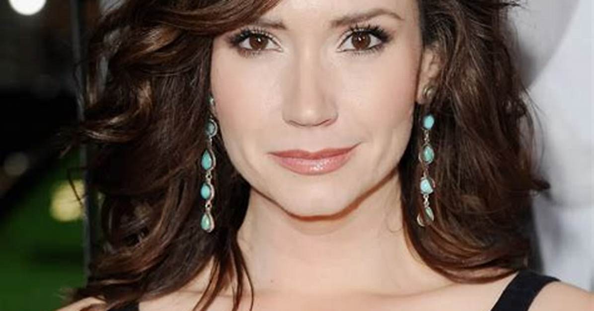Lindsay Jones- Wiki, Age, Height, Net Worth, Boyfriend, Ethnicity