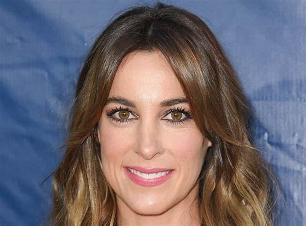 Lindsay Sloane Net Worth, Age, Height, Bio, Birthday, Wiki!