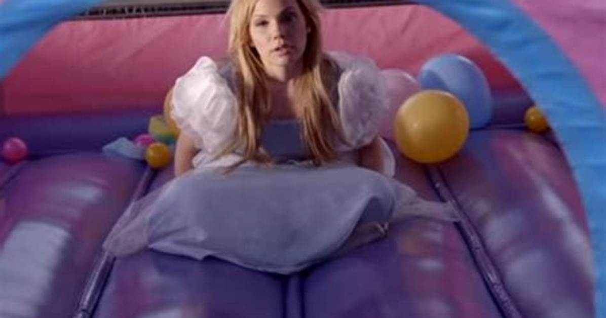 Lisa Schwartz's New Series 'Party Girl' Is out Now