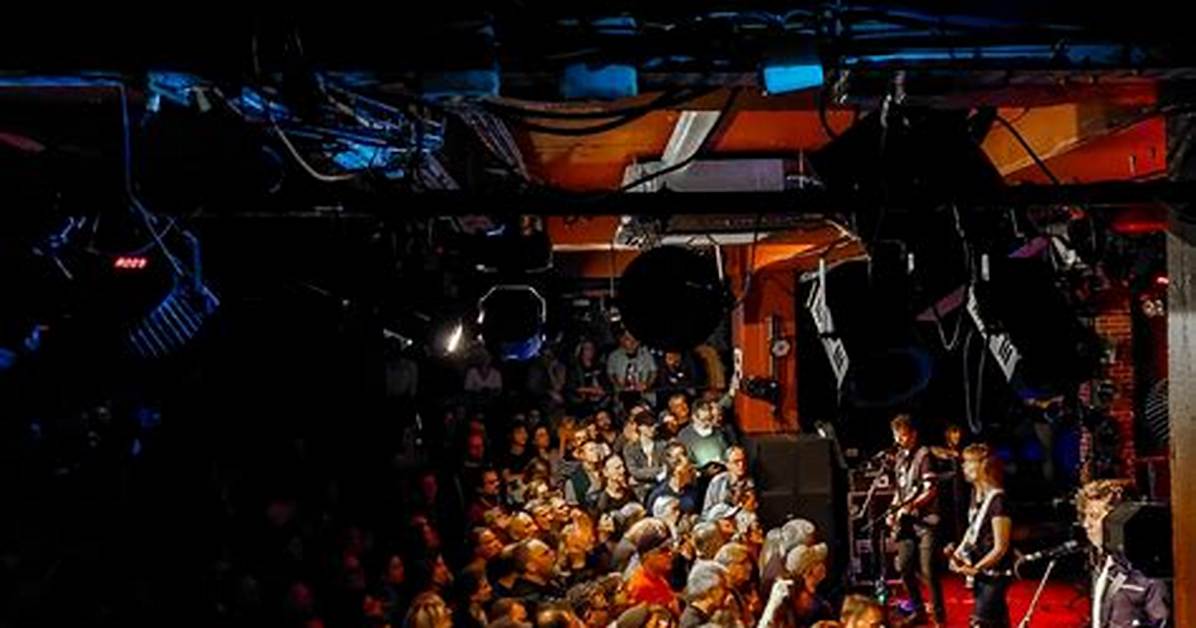 Live Review: Au/Ra at La Maroquinerie