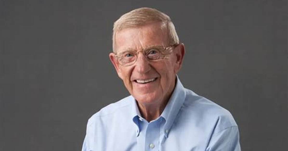 Lou Holtz Net Worth, Age, Height, Bio, Birthday, Wiki!