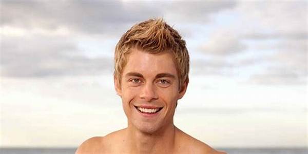Luke Mitchell - Net Worth, Age, Height, Birthday, Bio, Wiki!