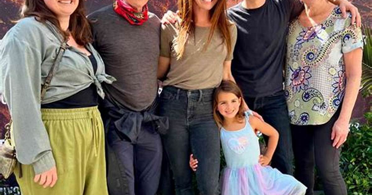 Mae Martin Parents: Meet Wendy Martin and James Chatto