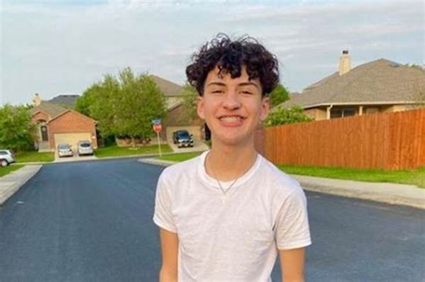 Marc Gomez Height, Weight, Age, Net Worth, Dating, Bio, Facts