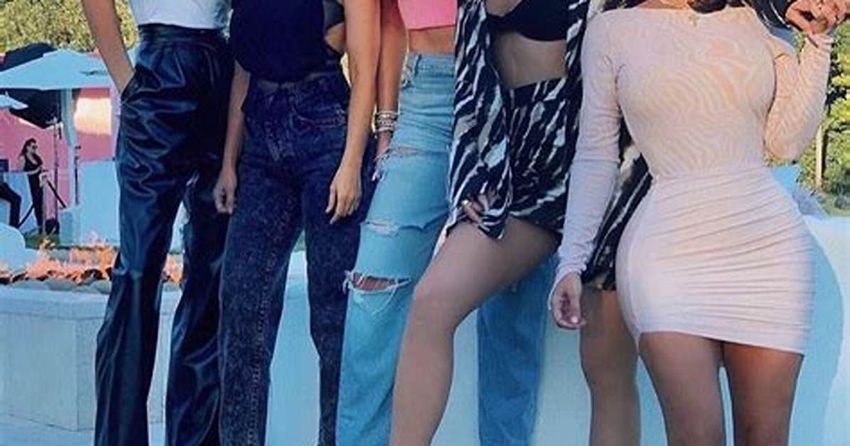 Meet Kendall Jenner Siblings: Kylie Jenner, Kim Kardashian, Khloe Kardashian, Kourtney,