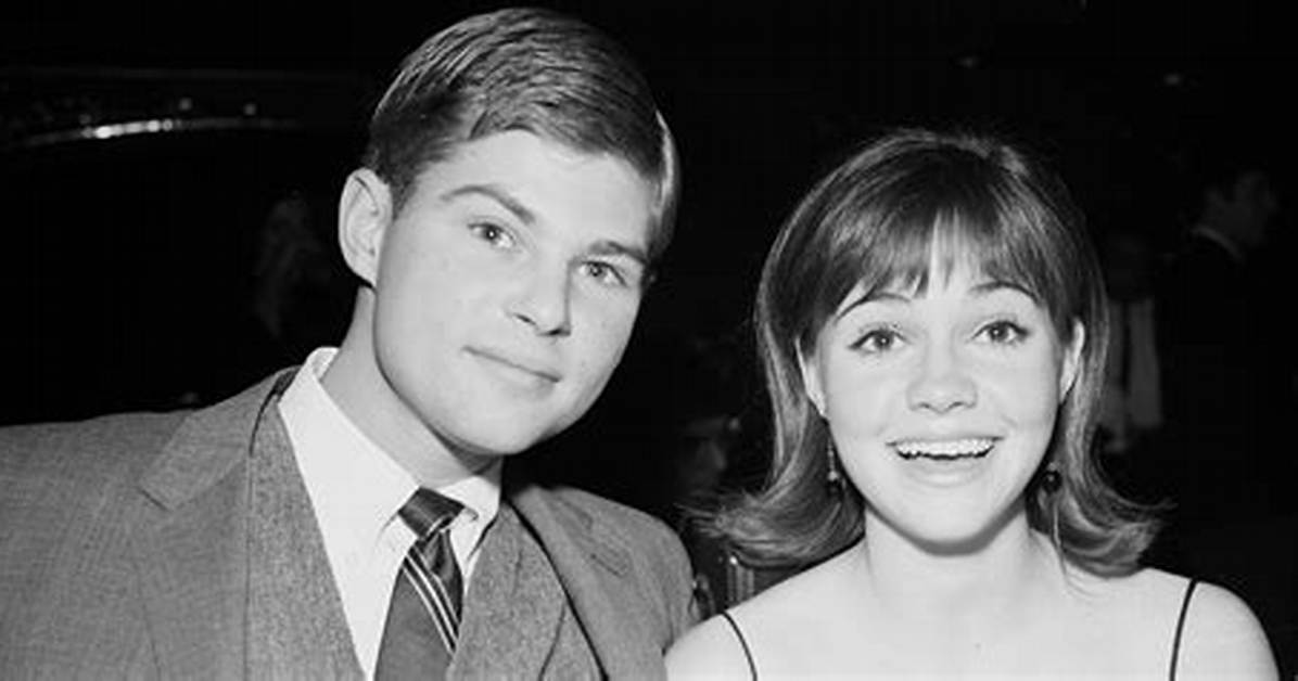 Meet the Ex-Husbands of Sally Field – Steven, Alex
