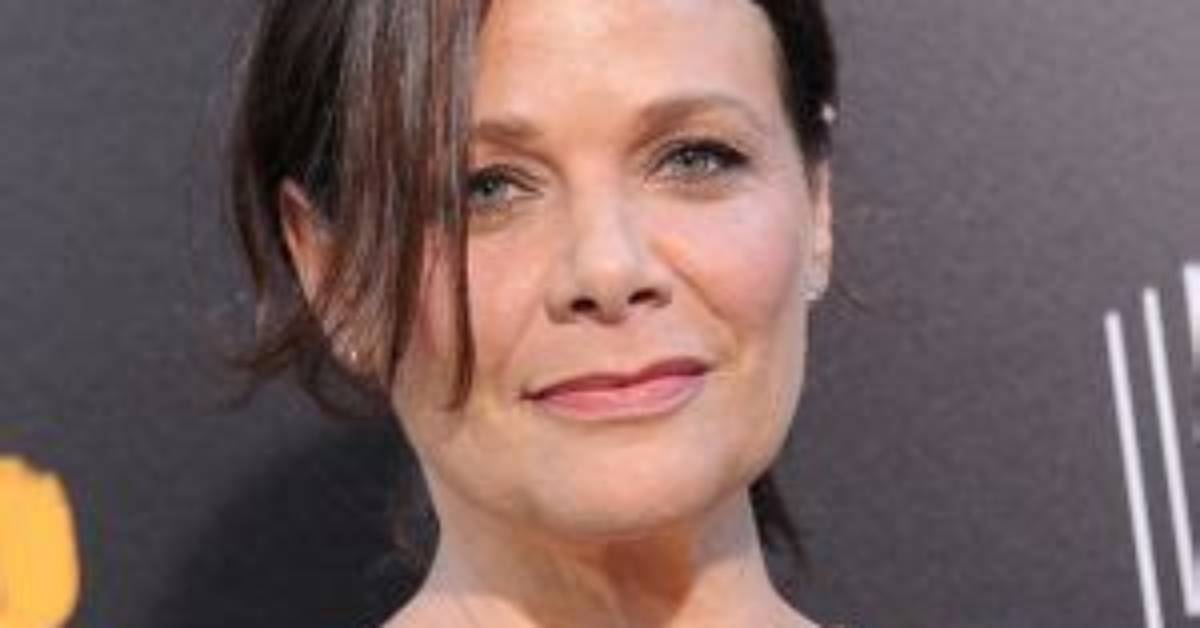 Meredith Salenger Net Worth, Age, Height, Bio, Birthday, Wiki!