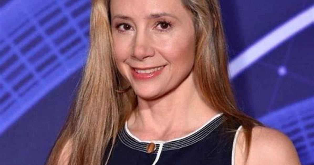 Mira Sorvino Bio, Age, Height, Career, Husband, Children, Net Worth