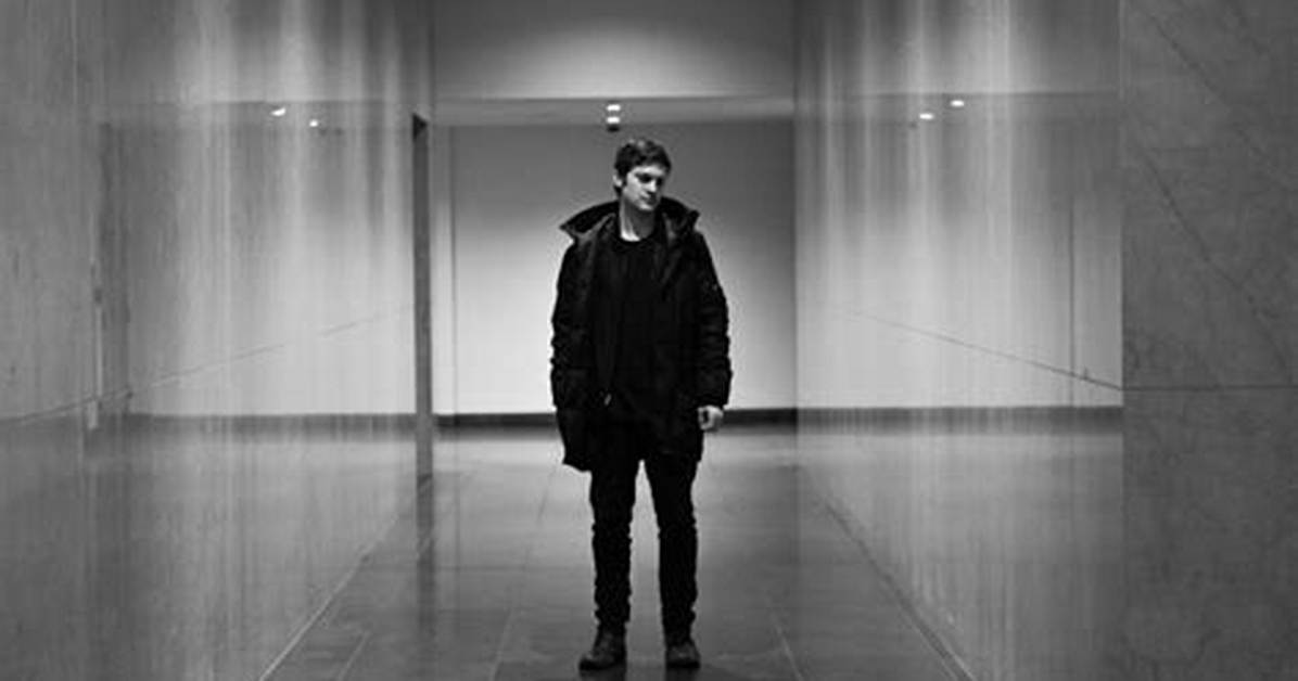 Music Video Premiere: Chris Zurich Introduces “You’re My Crutch”