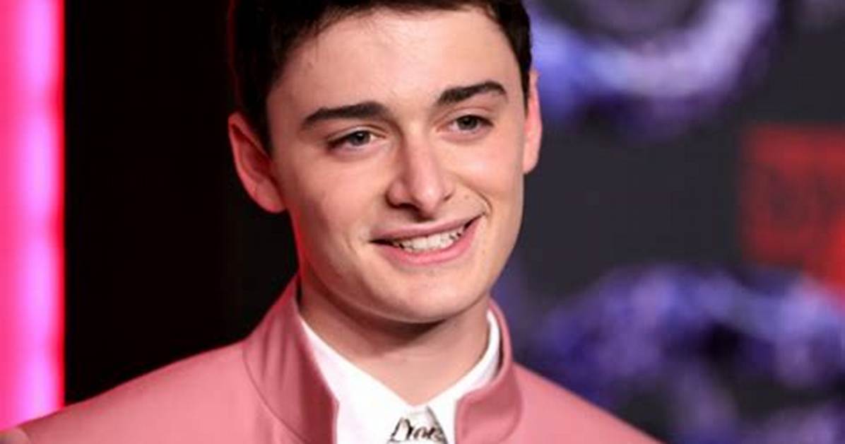 Noah Schnapp Height, Weight, Age, Net Worth, Facts