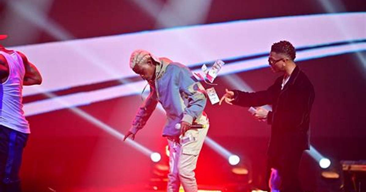 “Poco Lee Teach Me” – Wizkid Begs Dancer, Poco Lee to Teach Him Dance Steps (Video)