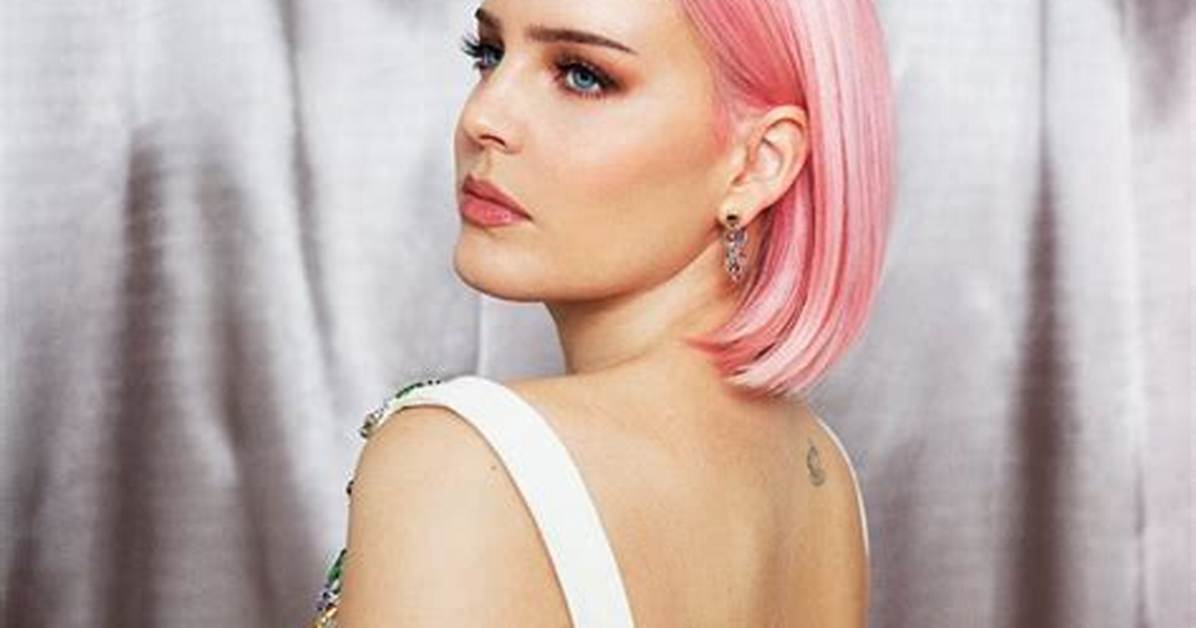 Review: Anne-Marie Brings Therapy to Life in Livestream Show