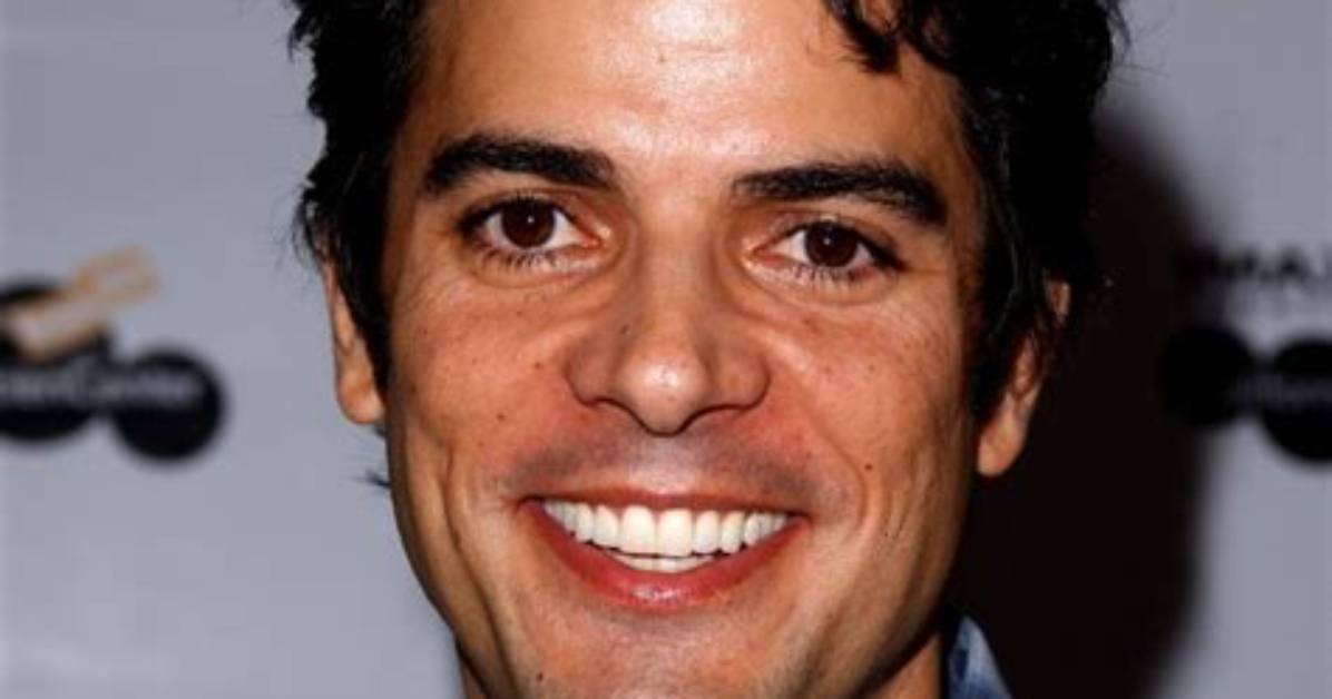 Robert Garcia - Net Worth, Age, Height, Birthday, Bio, Wiki!