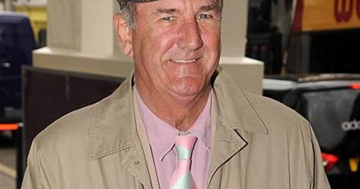 Russ Abbott Net Worth, Age, Height, Bio, Birthday, Wiki!
