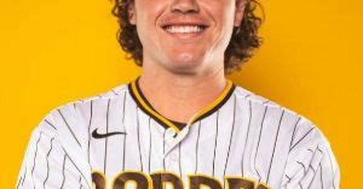 Ryan Weathers Girlfriend, Parents, Family, Salary & Facts