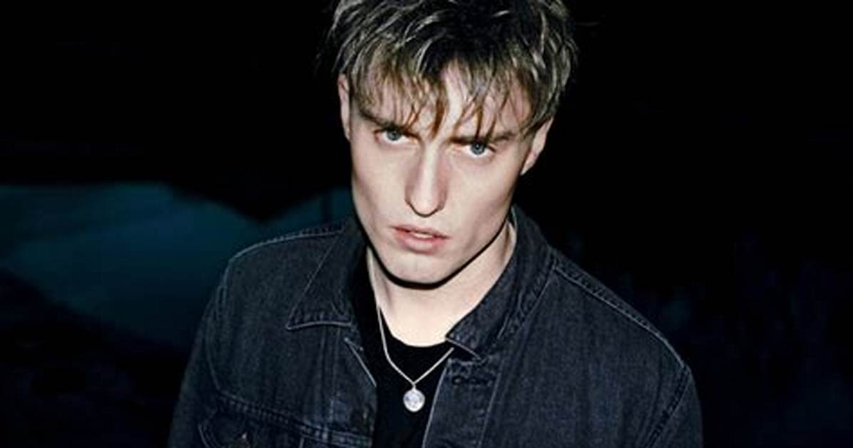 Sam Fender Releases Debut Album 'Hypersonic Missiles'
