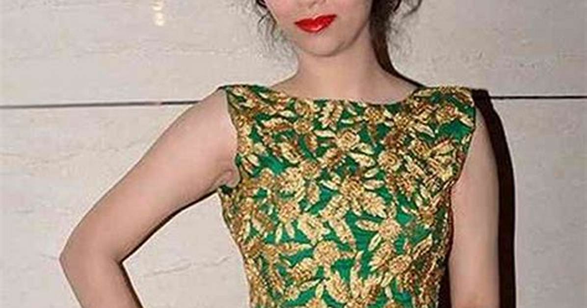 Sasha Agha Net Worth, Age, Height, Bio, Birthday, Wiki!