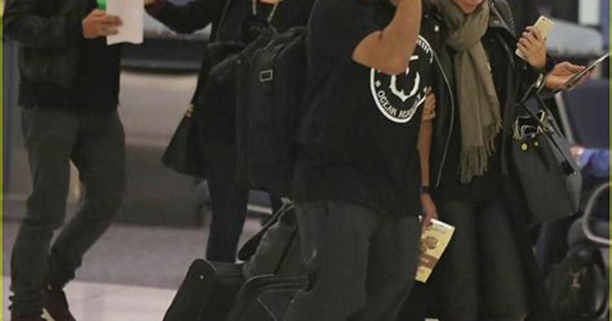 Selena Gomez, Orlando Bloom Spotted at Airport Together: Dating or Revenge on Justin Bieber? (Photos)