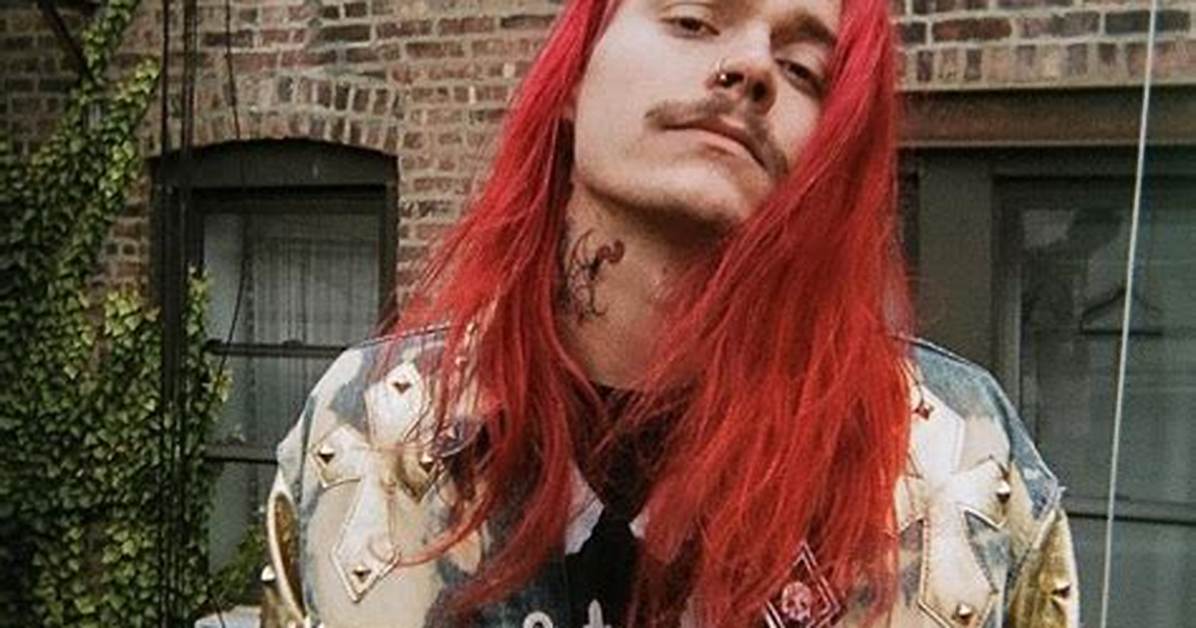 Smrtdeath’s Girlfriend: Who Is Smrtdeath Dating?
