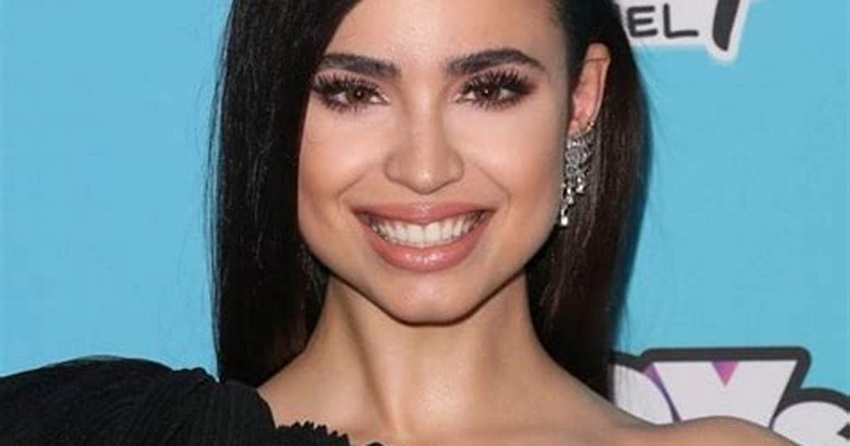 Sofia Carson- Wiki, Net Worth, Age, Boyfriend, Dating, Career