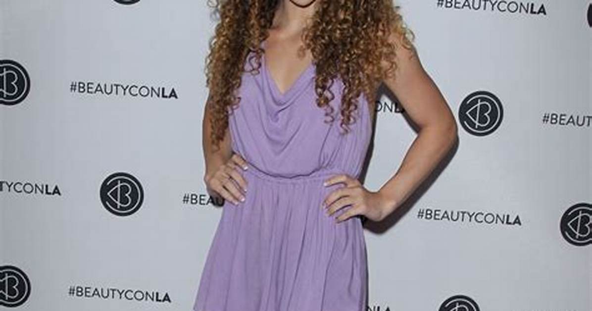 Sofie Dossi- Bikni, Feet, Height, Weight & Body Measurement