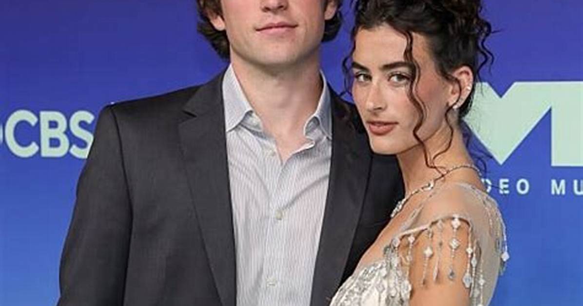 Stella Simona’s Boyfriend: Who Is Stella Simona Dating?