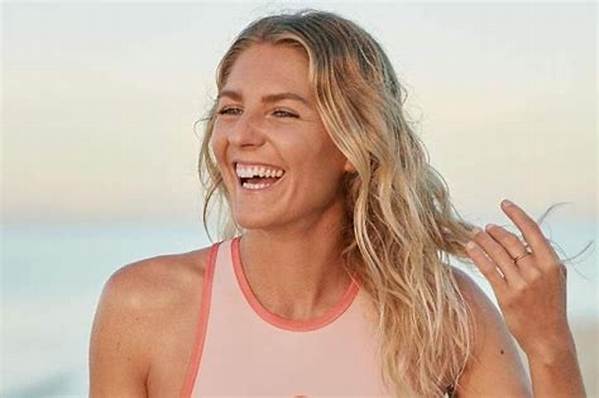 Stephanie Gilmore Net Worth, Age, Height, Bio, Birthday, Wiki!
