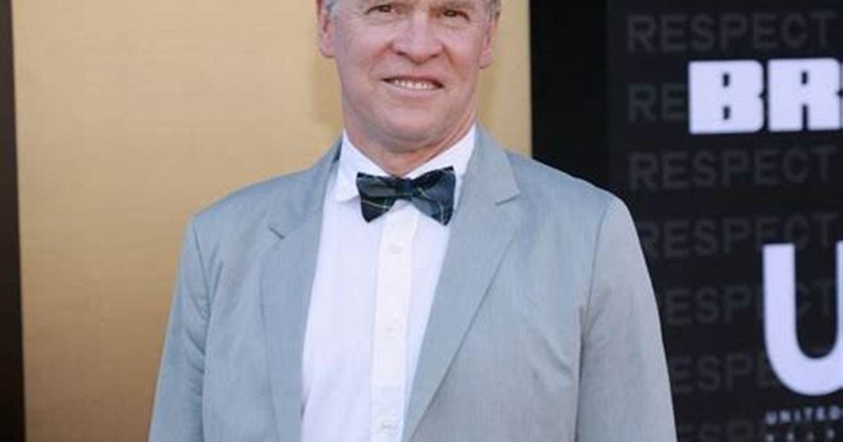 Tate Donovan- Wiki, Age, Height, Net Worth, Wife, Ethnicity