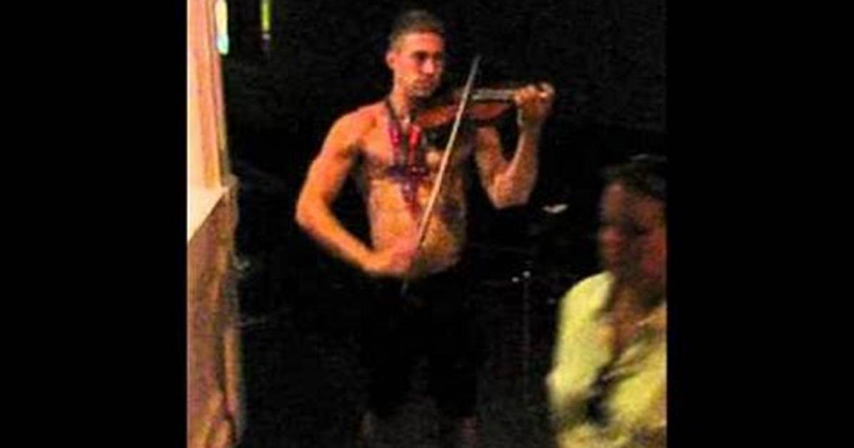 The Shirtless Violinist Net Worth, Age, Height, Bio, Birthday, Wiki!