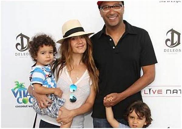 Tom Morello Bio, Parents, Wife, Children, Siblings, Net Worth