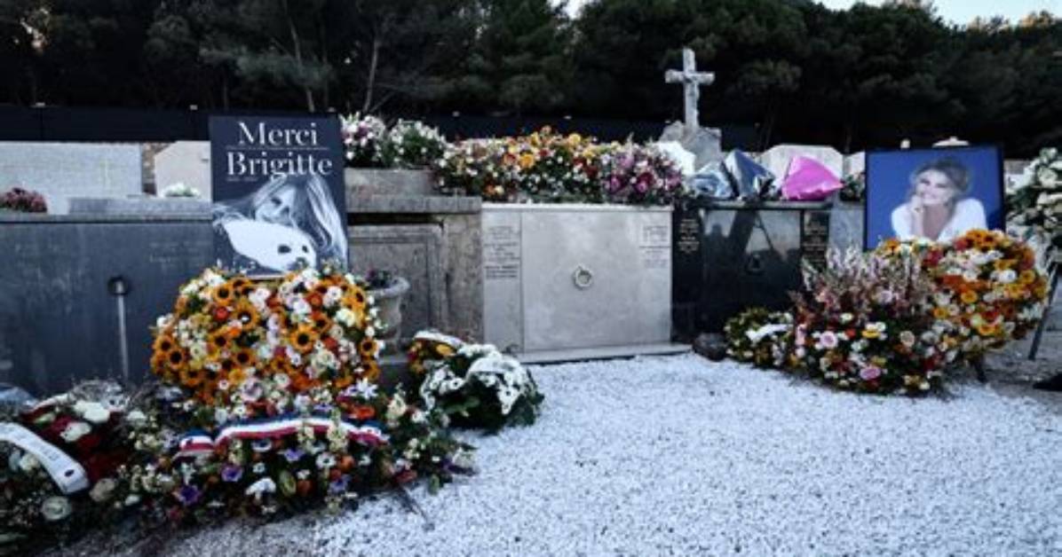 Tombe Des Parents De Sheila