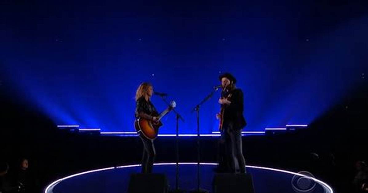 Tori Kelly and James Bay Perform Grammys Duet