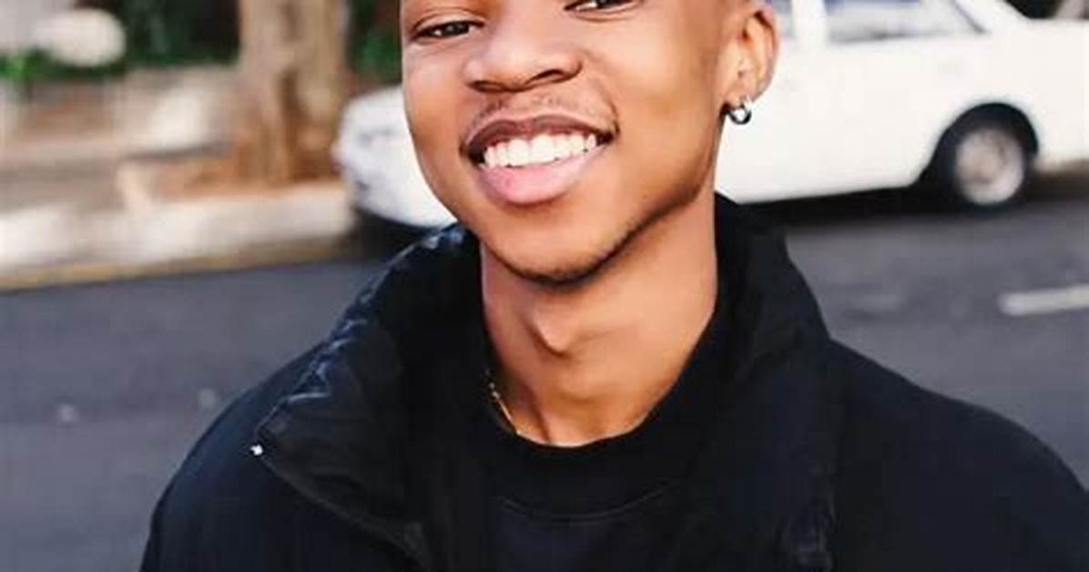 Tshiamo Molobi Biography: Net Worth, Parents, Age, Girlfriend, Wikipedia, School, Salary, House, Instagram, Phone Numbers, Agency