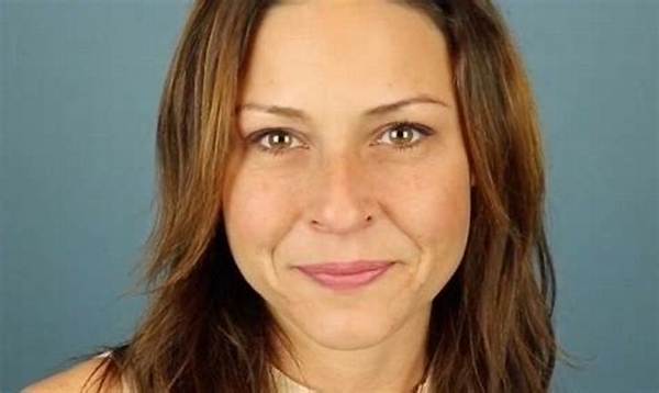 Vanessa Cloke- Net Worth, Bio, Age, Boyfriend, Height, Nationality, Career