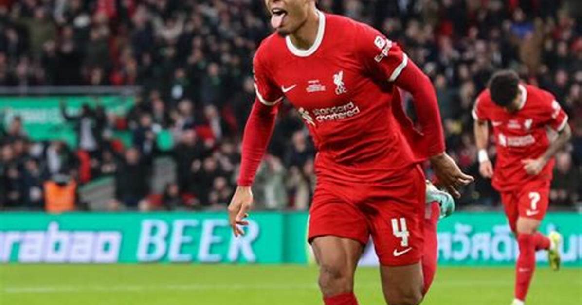 Virgil Van Dijk Biography: Age, Net Worth, Parents, Spouse, Instagram, Height, Siblings, Current Team, Awards, Transfers