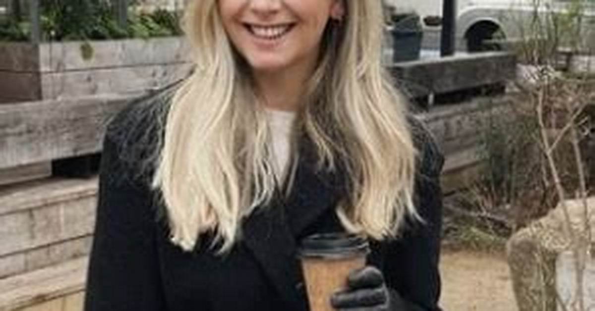 What Does Molly Lowe Do? Relationship Clarity & More