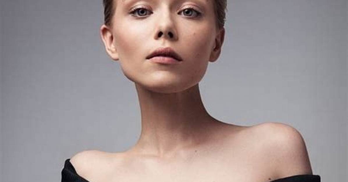 What Is Ivanna Sakhno’s Net Worth?