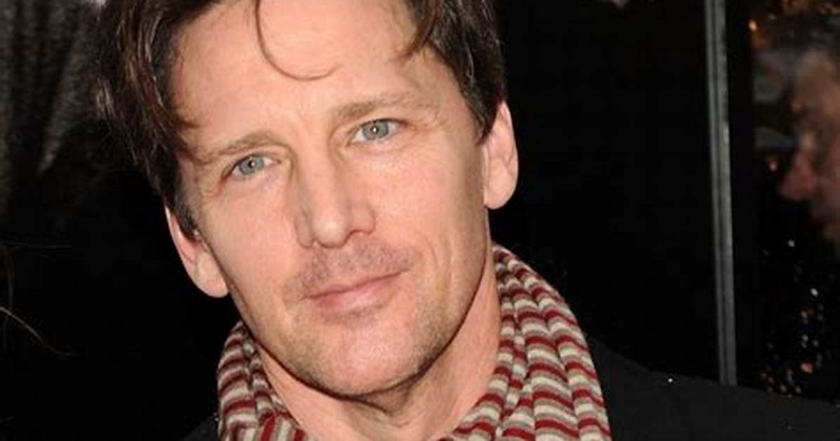 Who Is Andrew Mccarthy? Wiki, Age, Height, Net Worth, Wife, Marriage