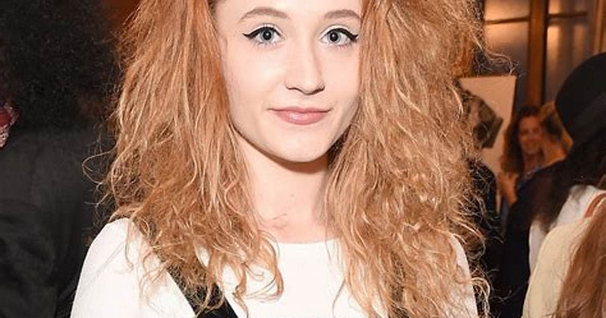 Who Is Janet Devlin Dating – Janet Devlin's Boyfriend & Exes