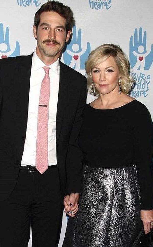 Who Is Jennie Garth? Wiki, Age, Husband, Ethnicity, Net Worth, Height, Career