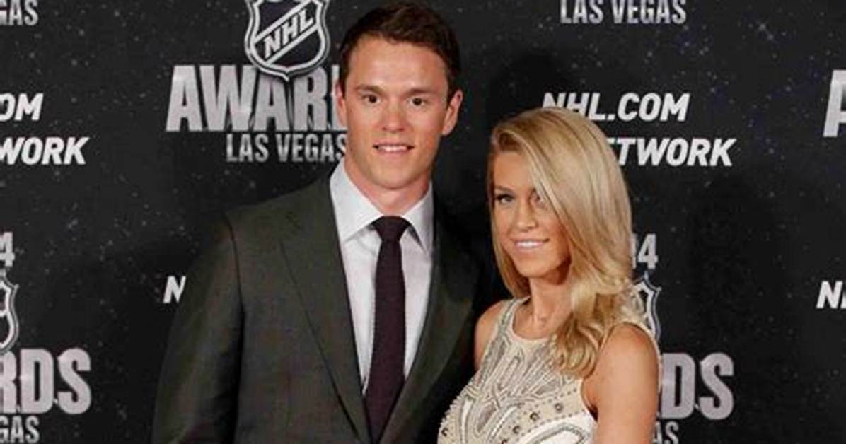 Who Is Jonathan Toews Girlfriend? ; Meet Lindsey Vecchione