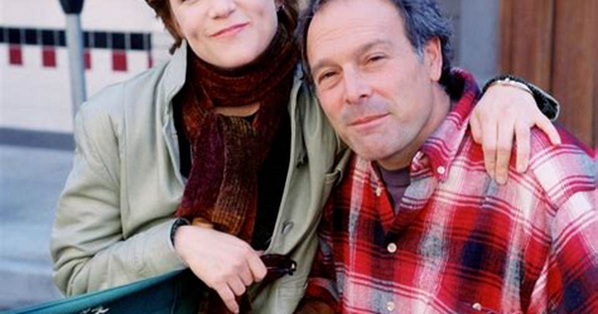 Who Is Lea Thompson Dating – Lea Thompson's Husband & Exes
