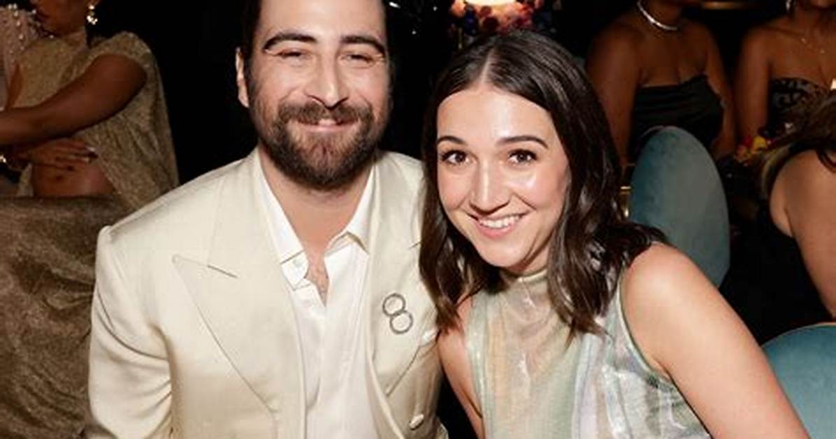 Who Is Noah Kahan Girlfriend? Meet Brenna Nolan