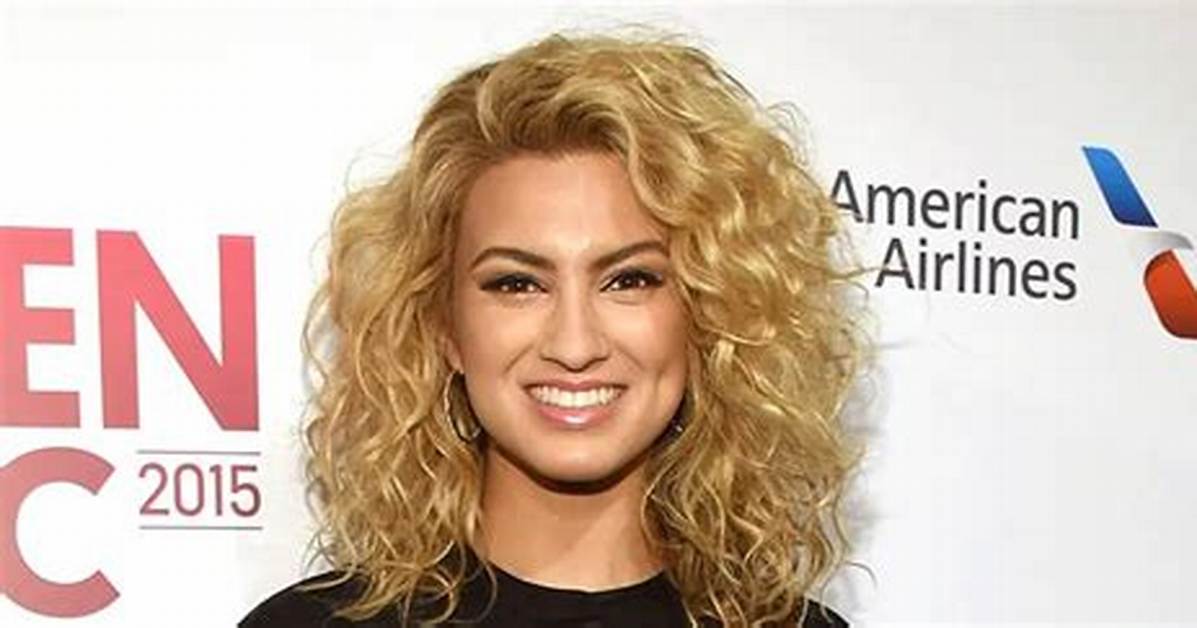 Who Is Tori Kelly? , Age, Height, Albums, Awards, Family, Net Worth