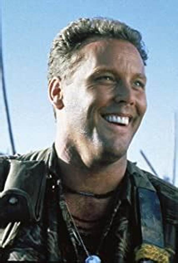 Wings Hauser Net Worth, Age, Height, Bio, Birthday, Wiki!