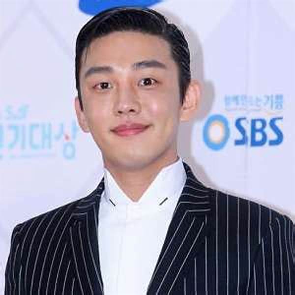 Yoo Ah-in Bio, Age, Parents, Wife, Children, Net Worth