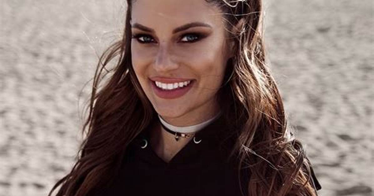 Youtuber 101: Hannah Stocking - Celebmix